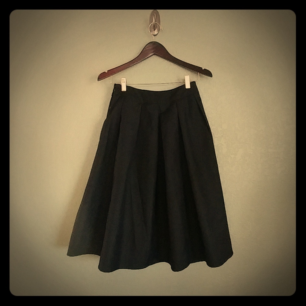 Black skirt by face/face